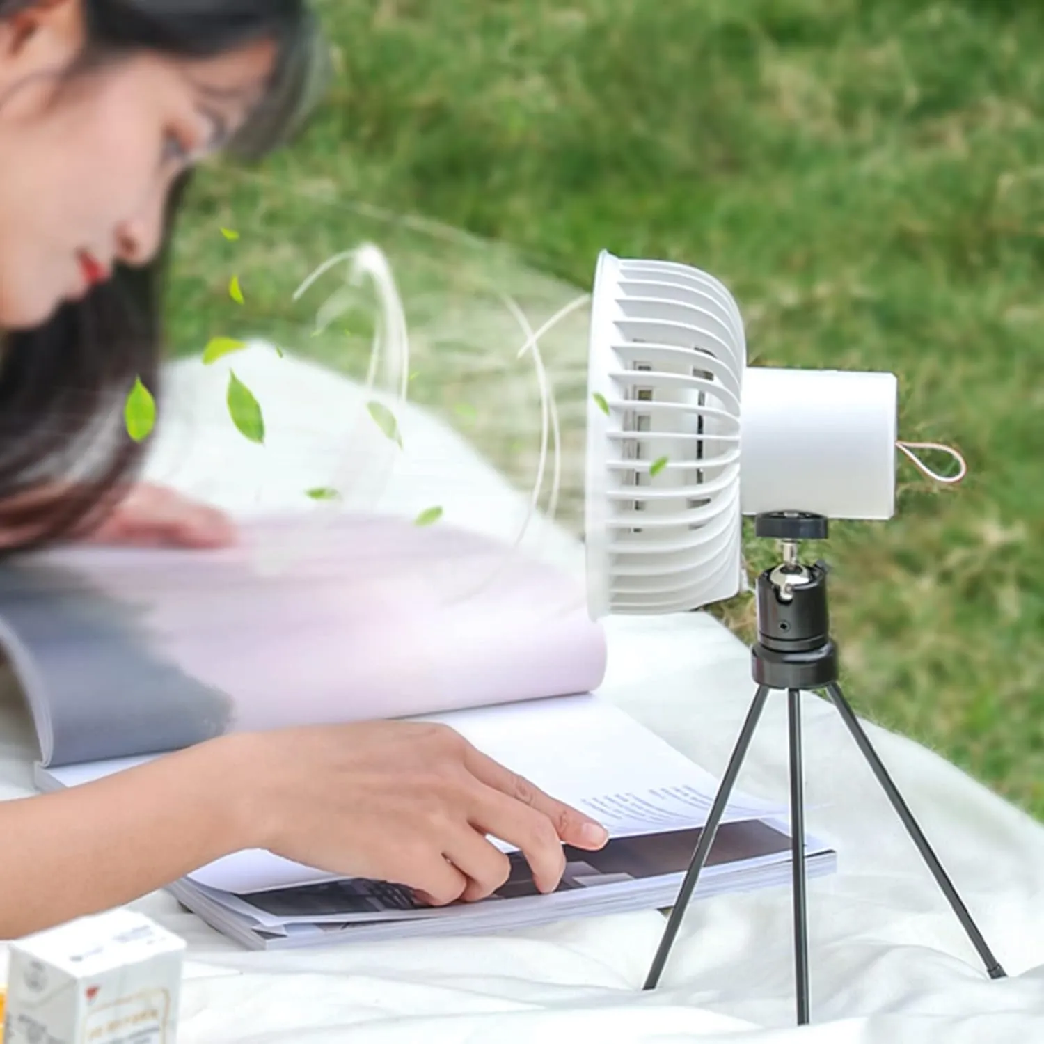 5.7inch USB Ceiling Fan 3-Speed Camping Fan with LED Lamp Tripod 2 in 1 Ceiling Fan 3000mAh Gifts for Teacher Student