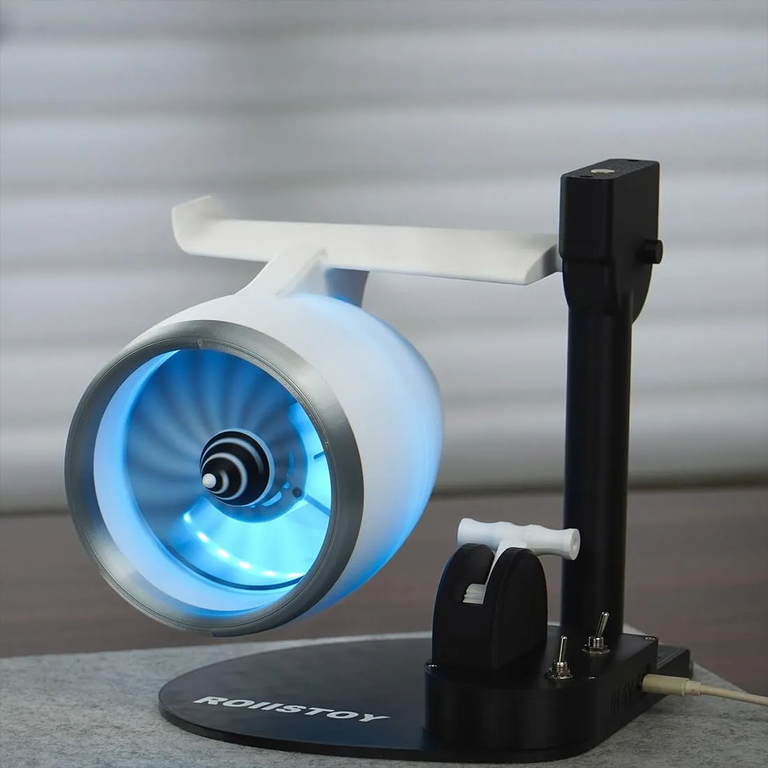 Jet Engine Fan, 3D Printing Turbojet Desktop Fan With Humidification Spray, Engine-Shaped Creative Mechanical Science Model, Low Noise, Creative Gift for Friend (Rechargeable Version)