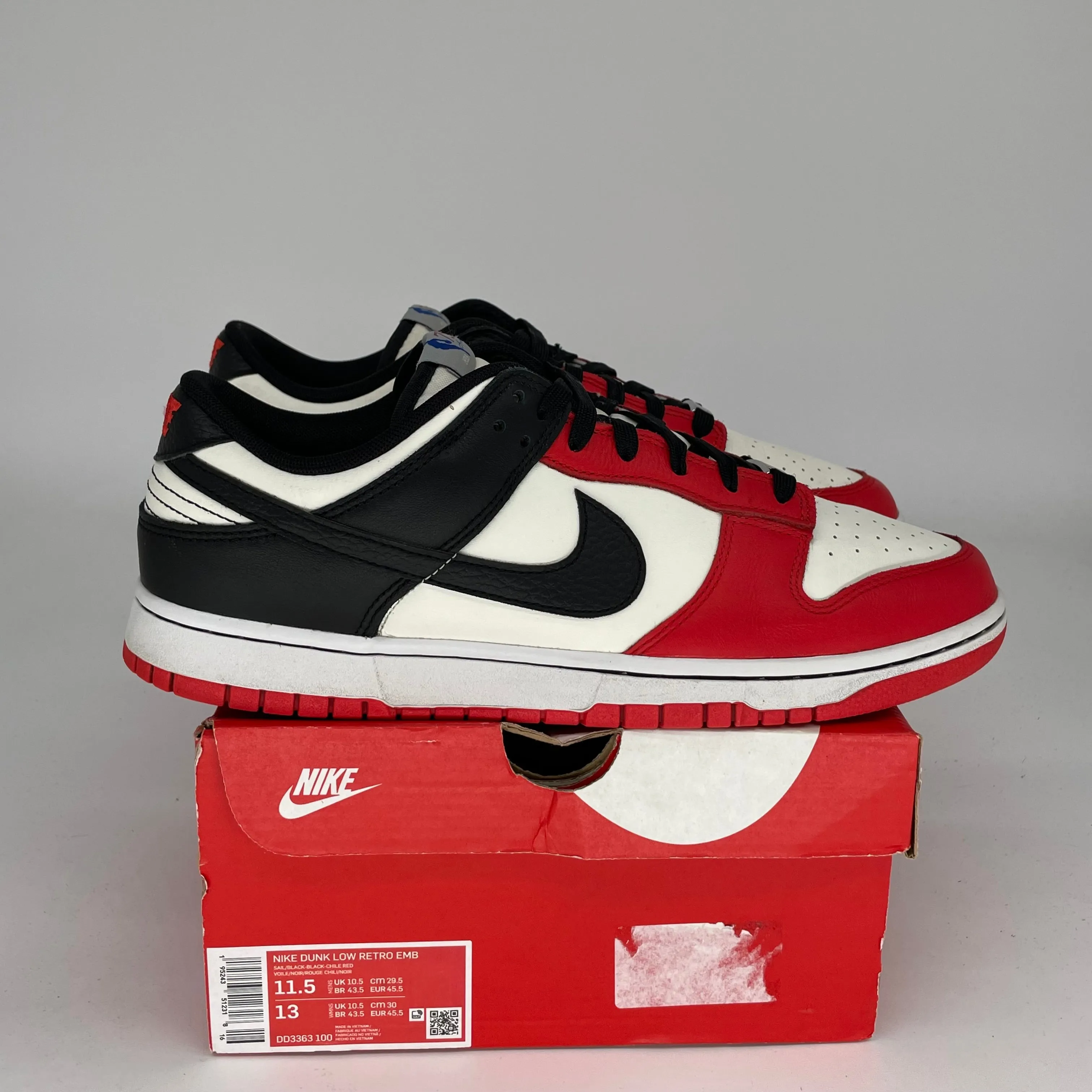 NIKE DUNK LOW NBA 75TH ANNIVERSARY CHICAGO SIZE 11.5 DD3363-100