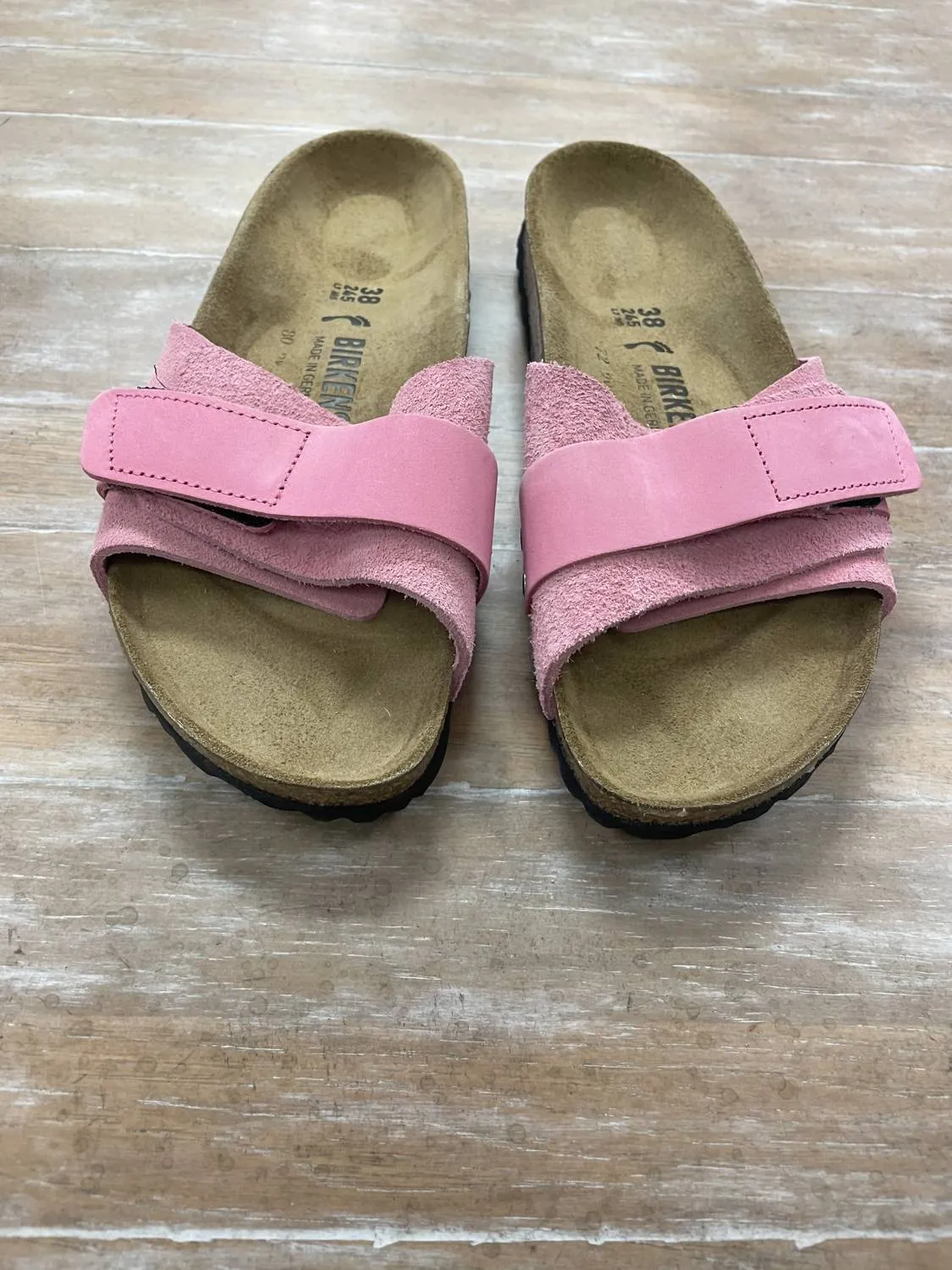 Oita Sandal - Narrow Fit In Candy Pink