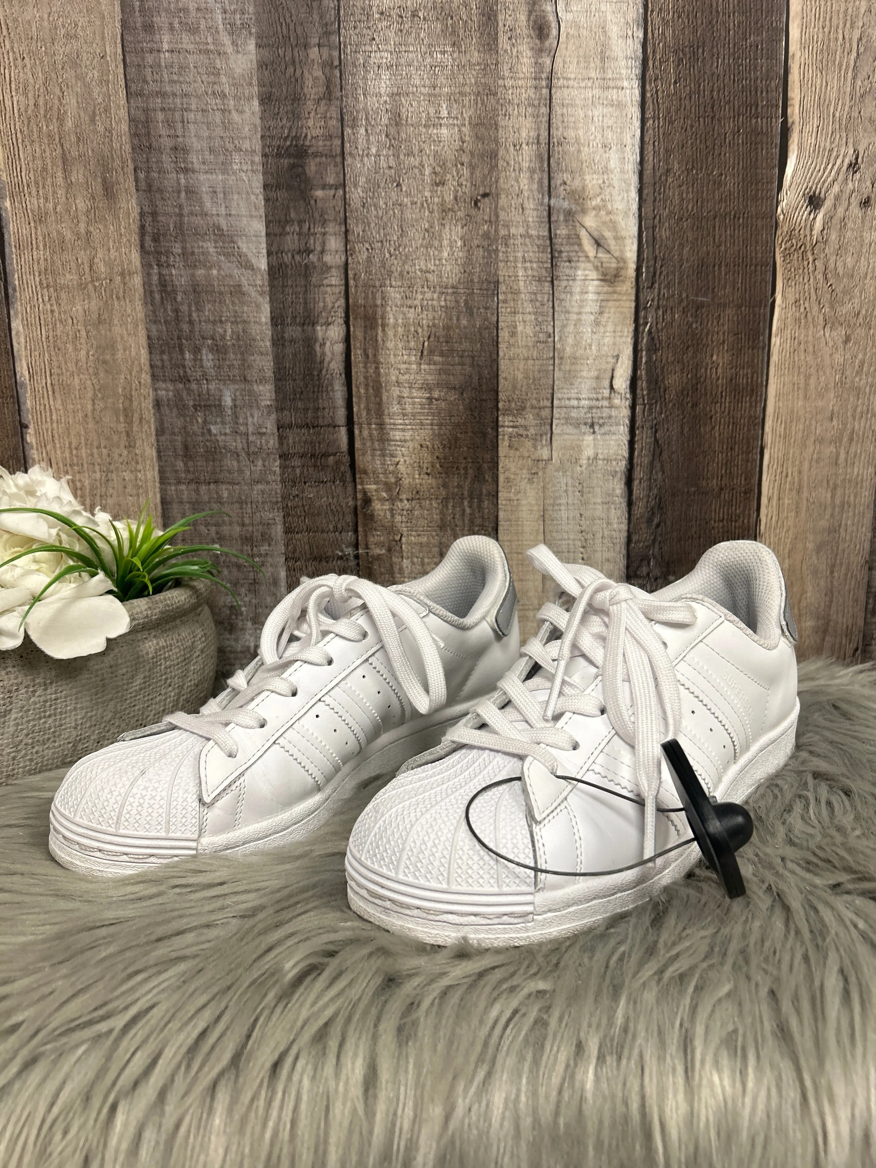 Shoes Athletic By Adidas In White, Size: 6.5 adidas