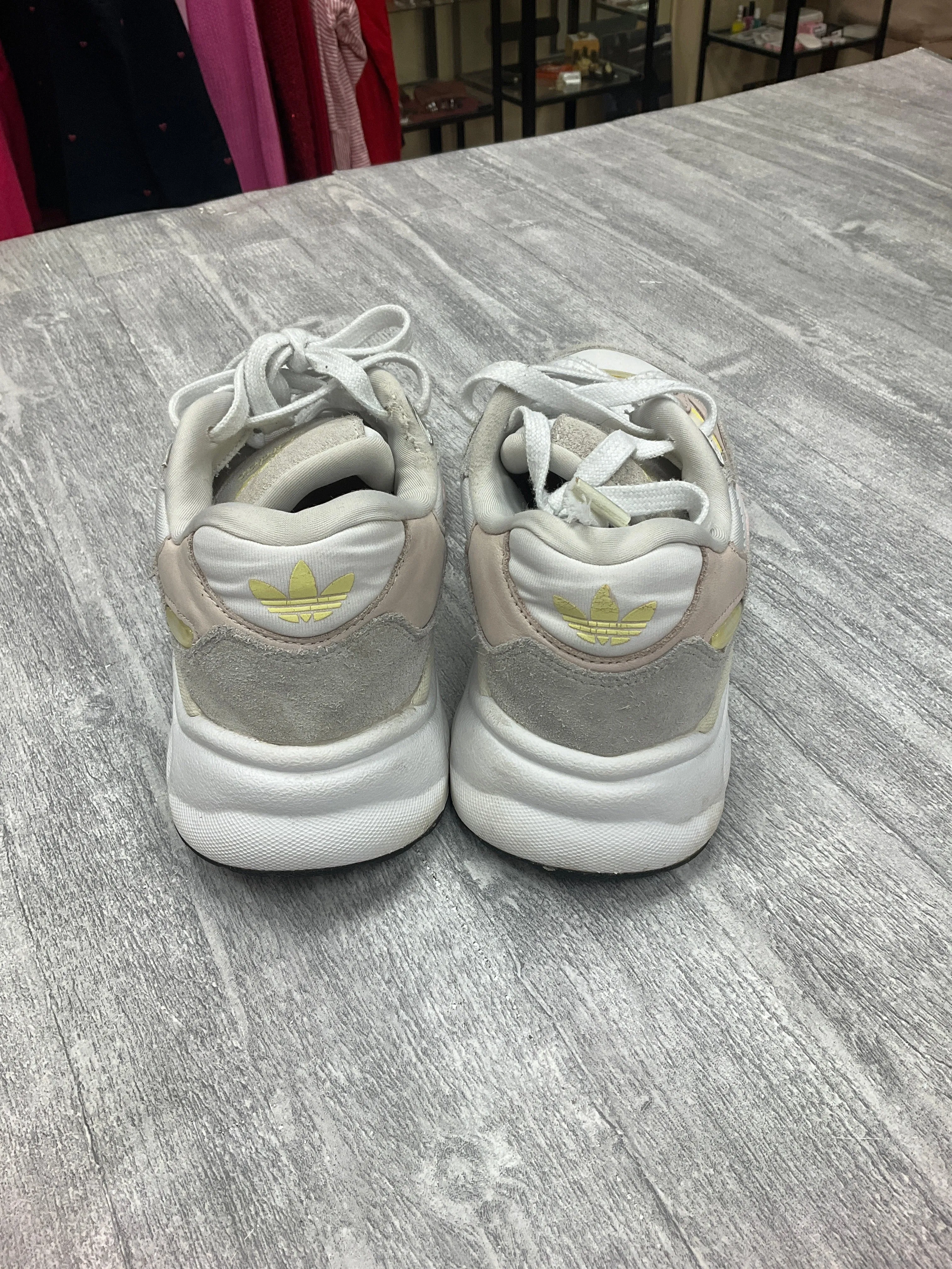 Shoes Athletic By Adidas In White, Size: 7.5 adidas