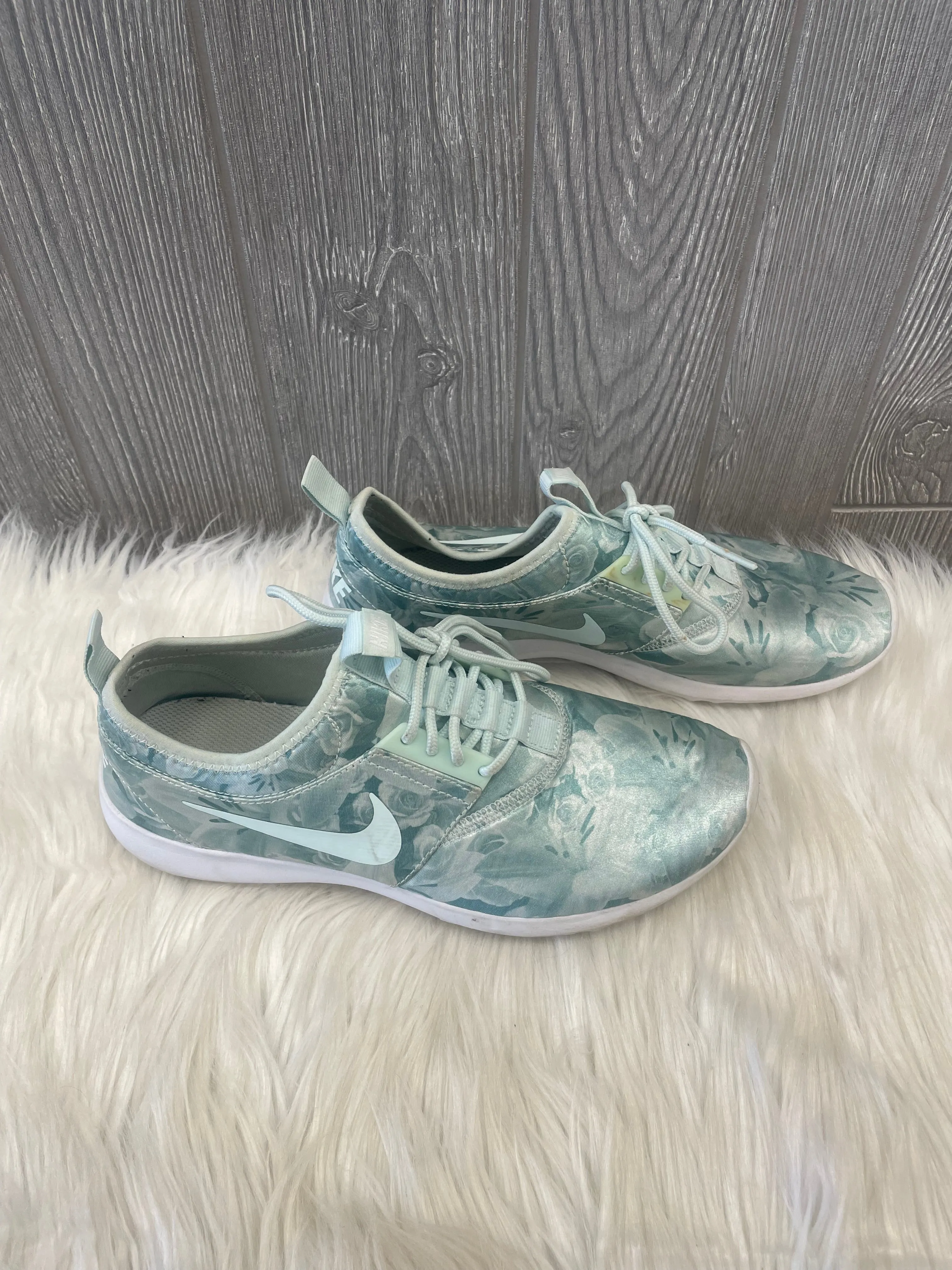 Shoes Athletic By Nike  Size: 8 nike
