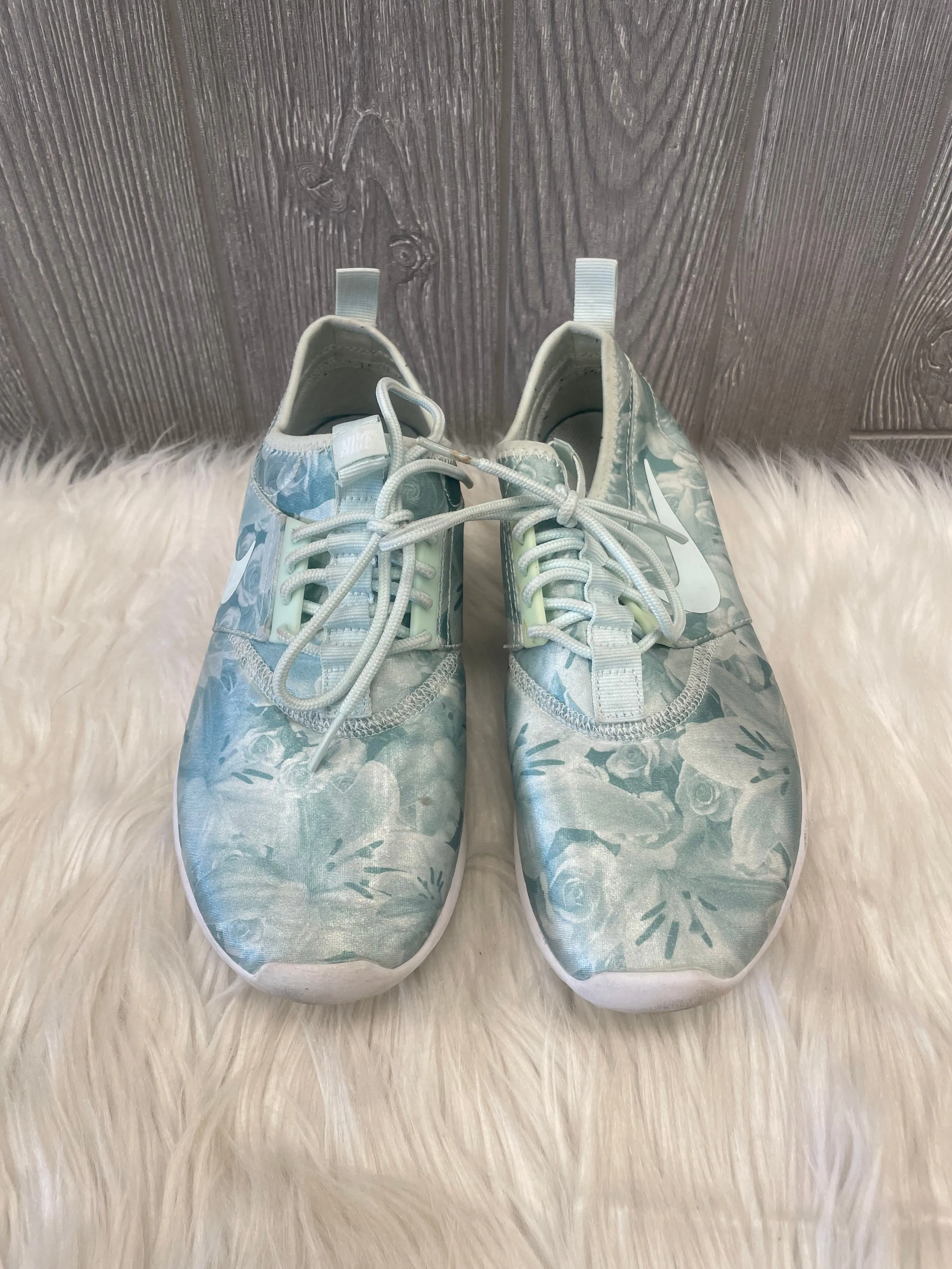 Shoes Athletic By Nike  Size: 8 nike
