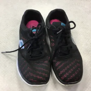 Shoes Athletic By Skechers In Black, Size: 8.5 skechers