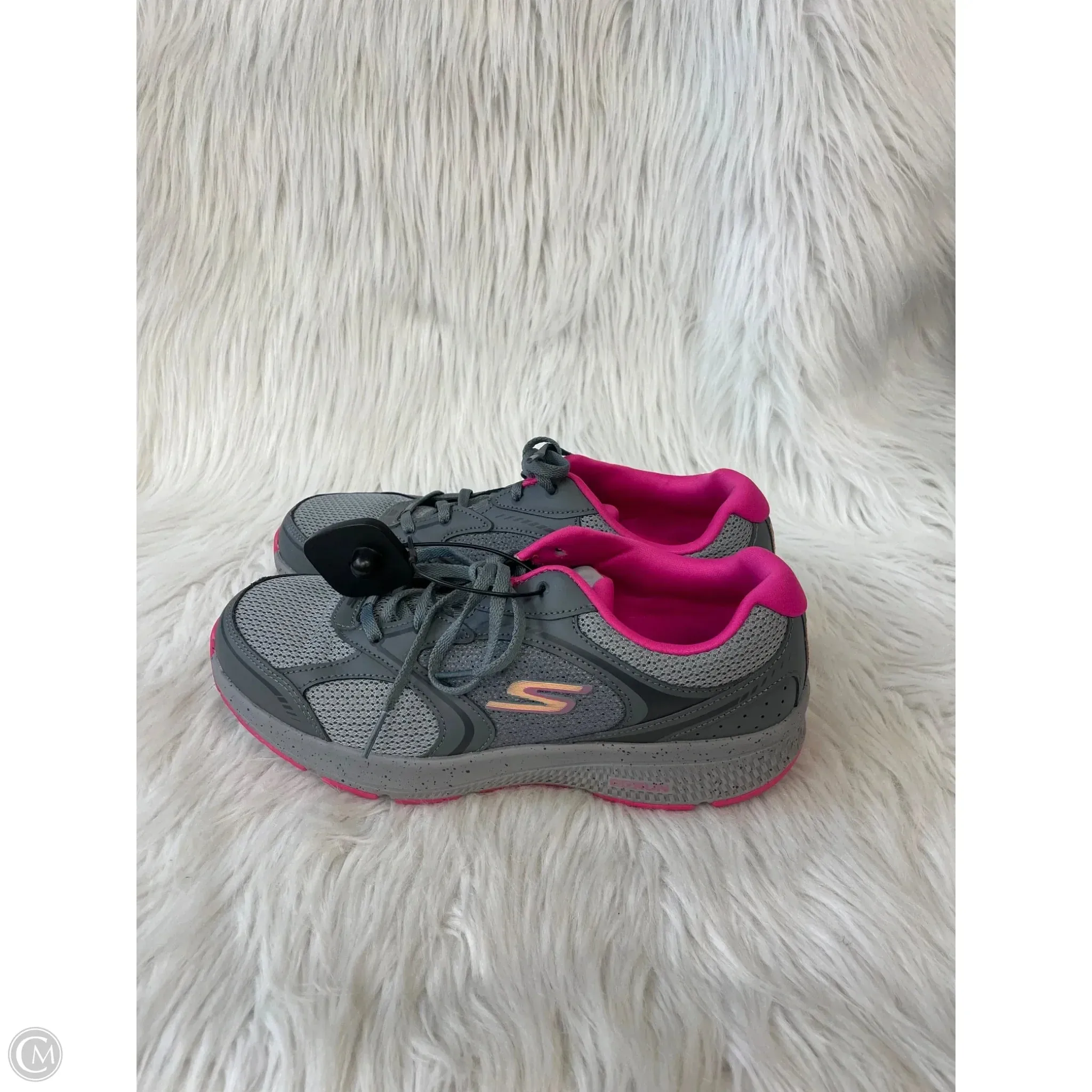 Shoes Athletic By Skechers In Grey & Pink, Size: 9.5 skechers