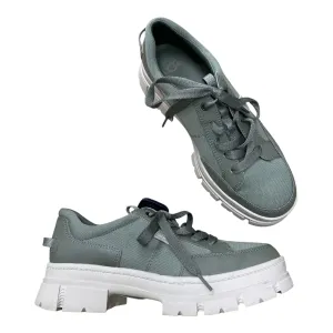 Shoes Designer By Ugg In Green, Size:9