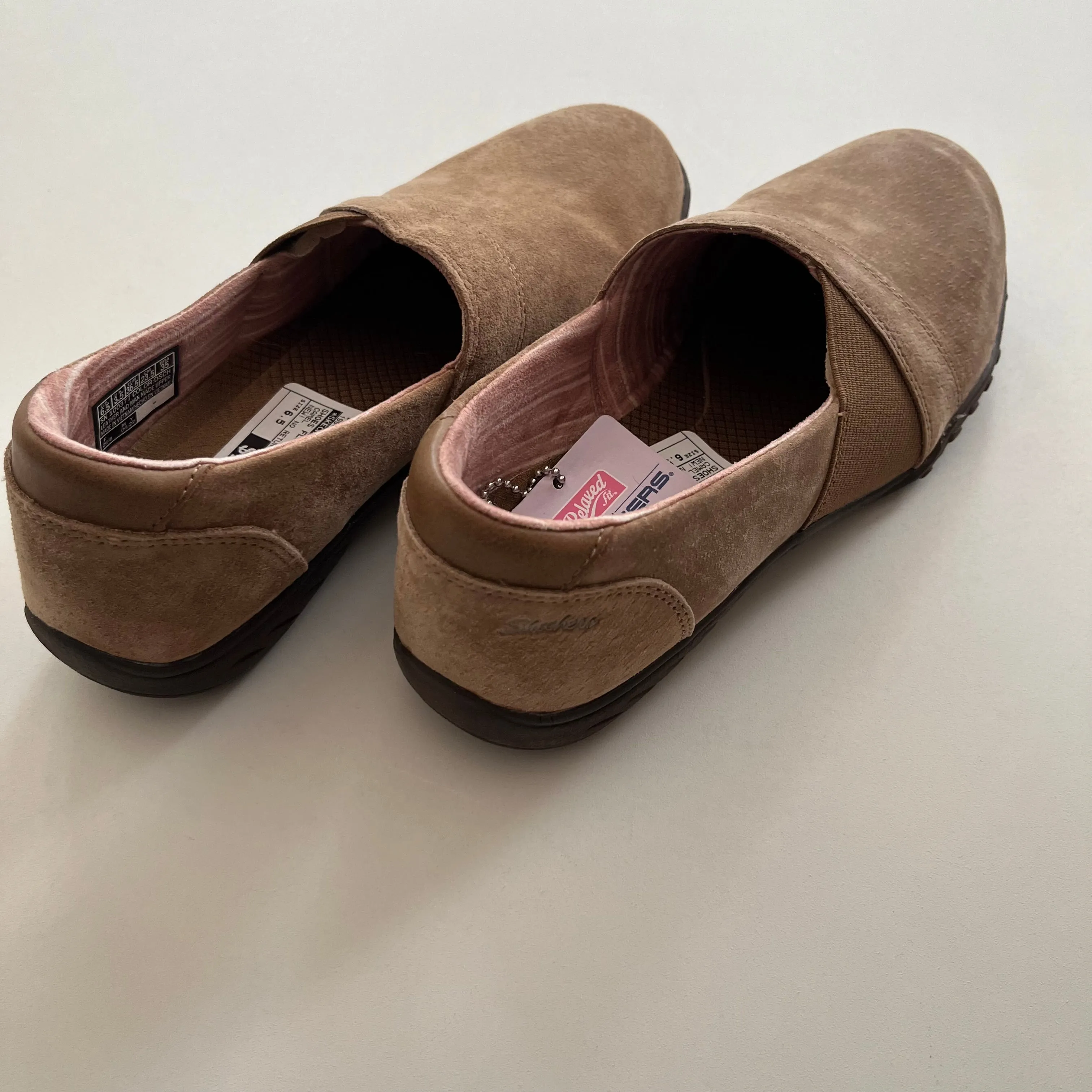 Shoes Flats Moccasin By Skechers In Camel, Size: 6.5 skechers