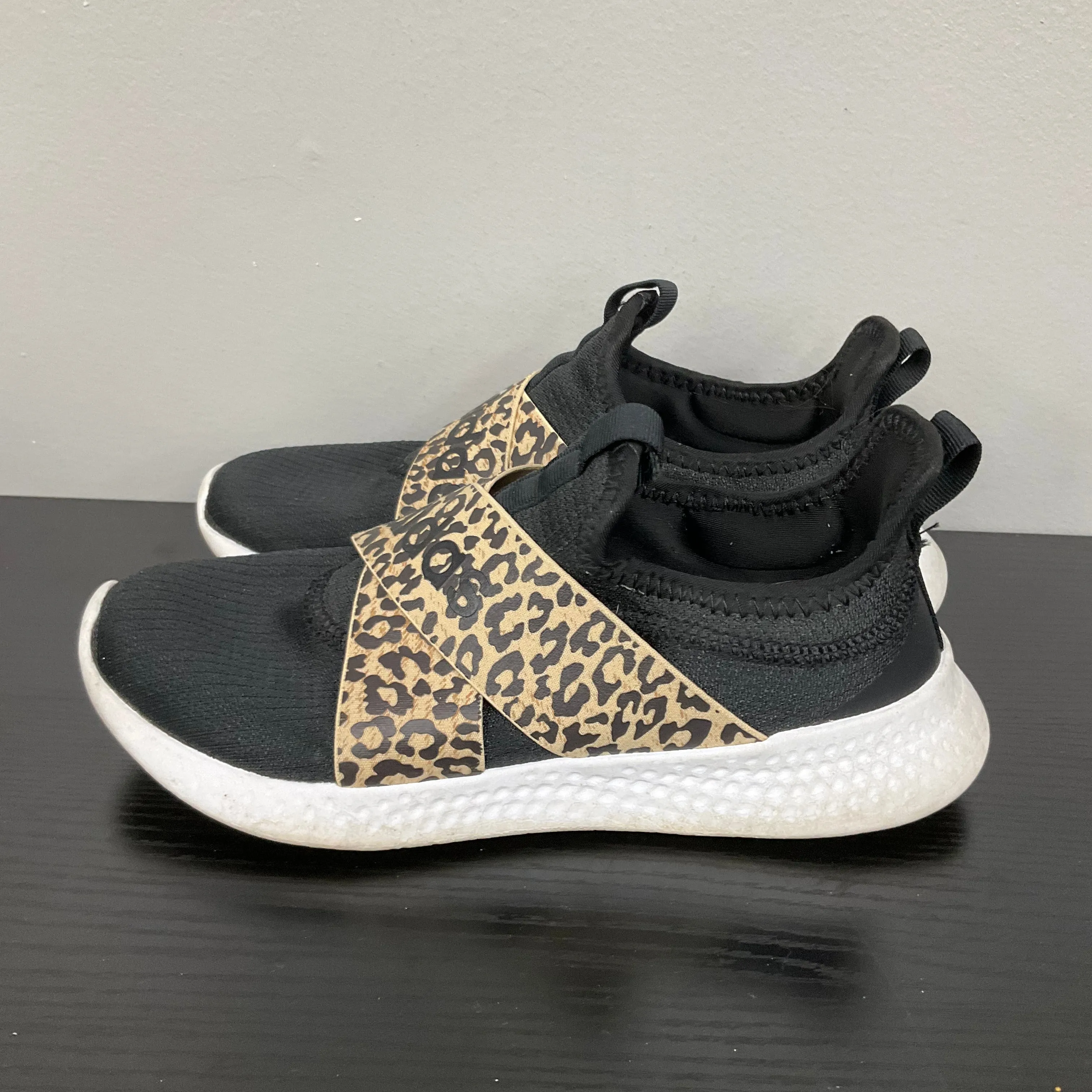 Shoes Sneakers By Adidas In Animal Print, Size:7 adidas