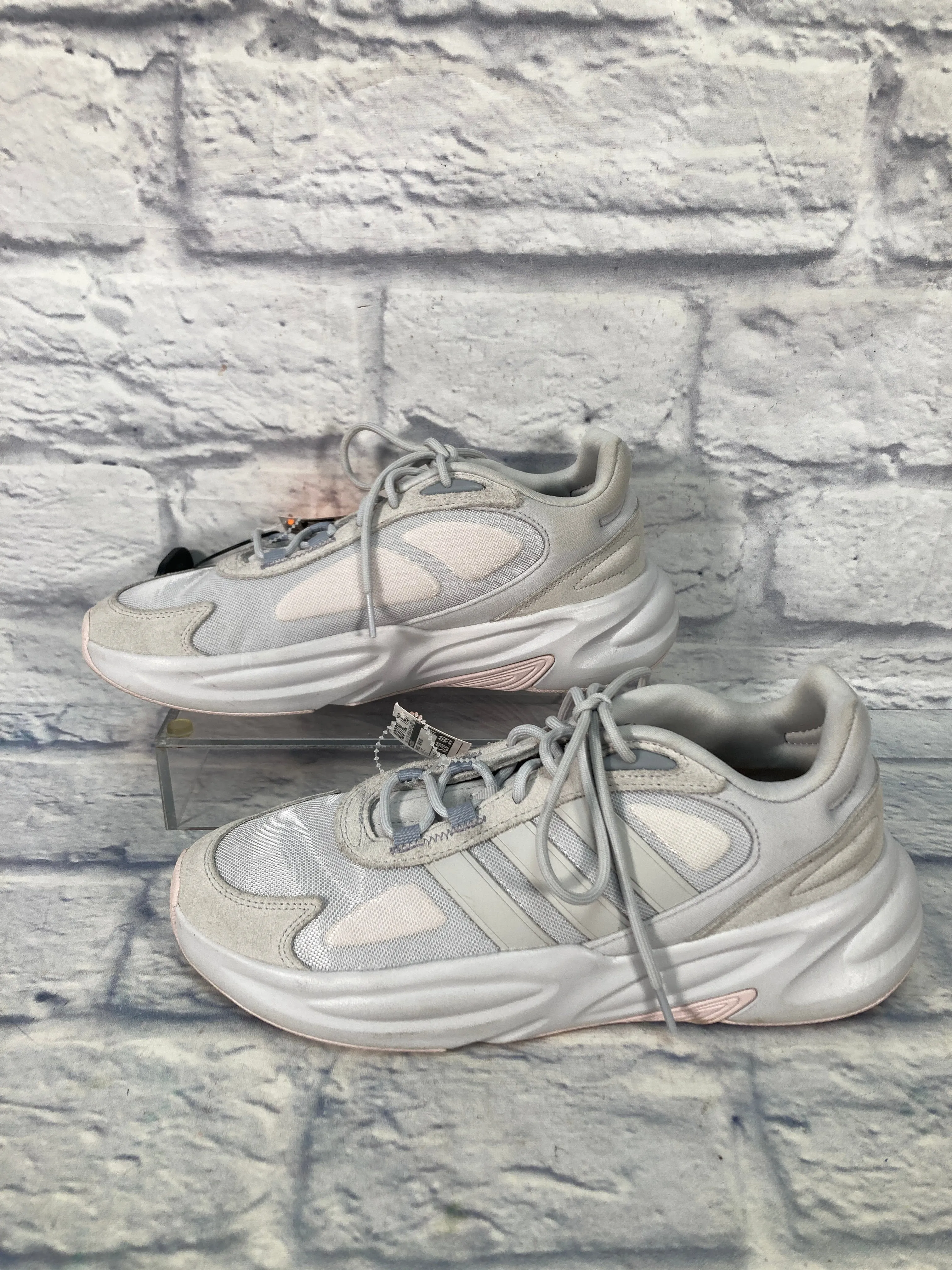 Shoes Sneakers By Adidas In White, Size: 9.5 adidas