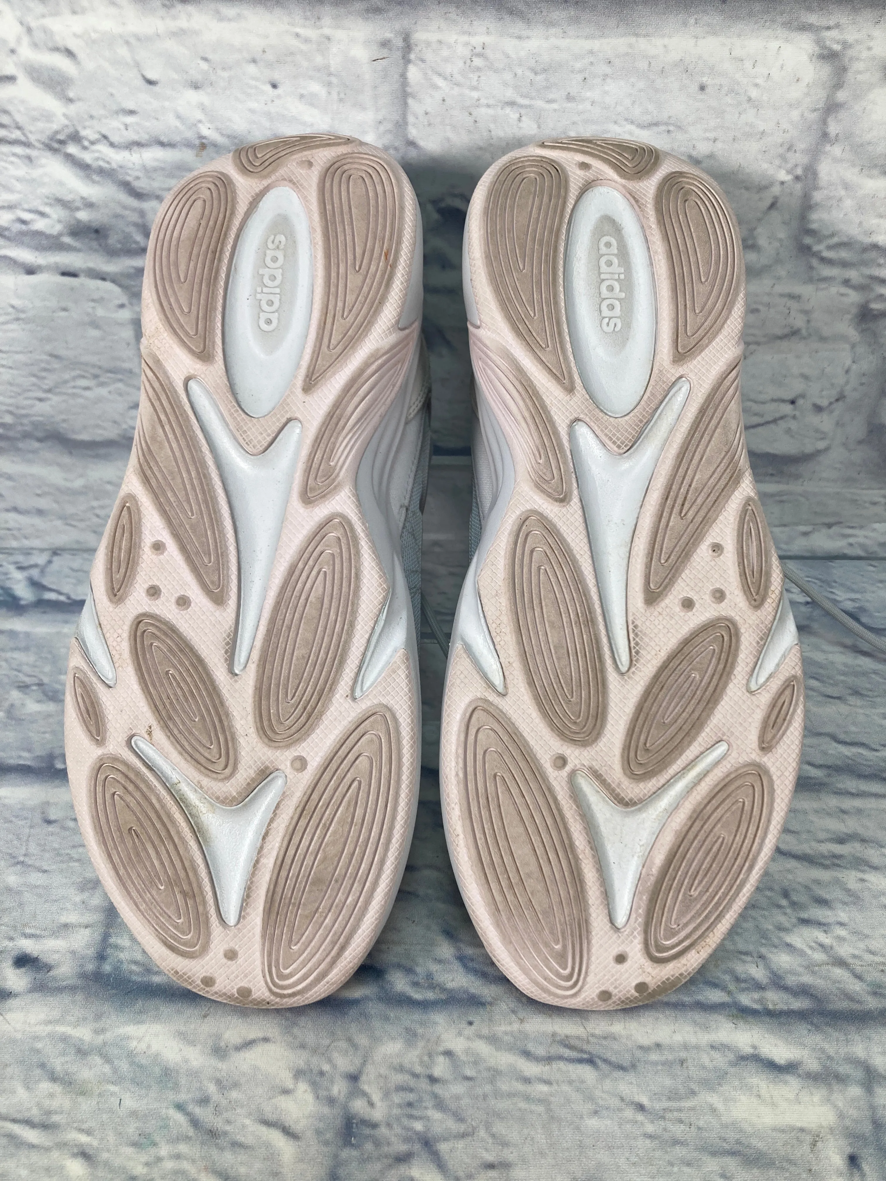 Shoes Sneakers By Adidas In White, Size: 9.5 adidas