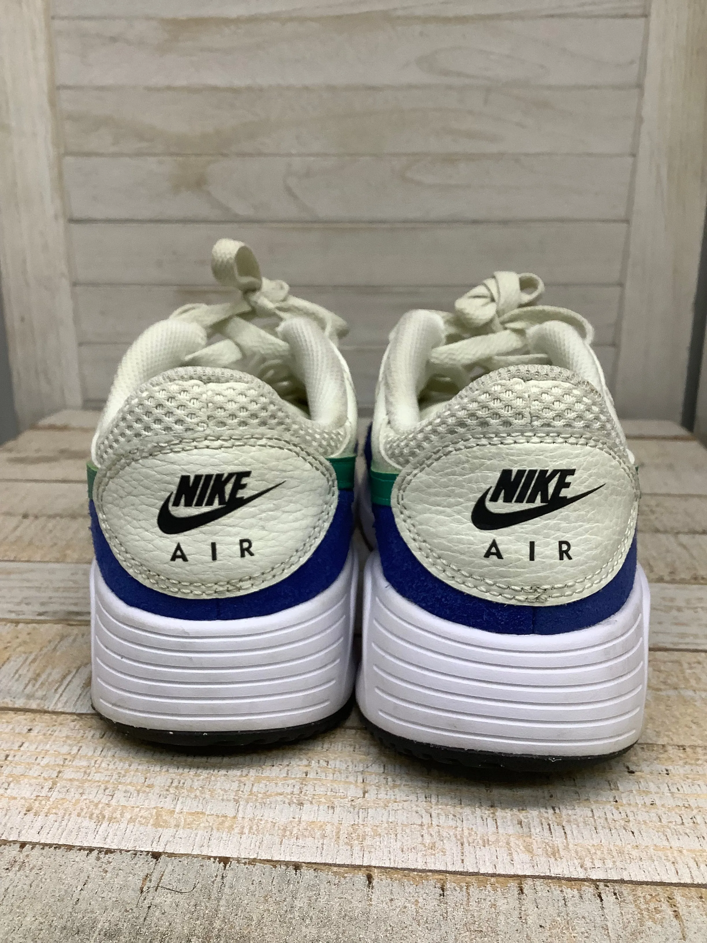 White Shoes Athletic Nike, Size 6 nike