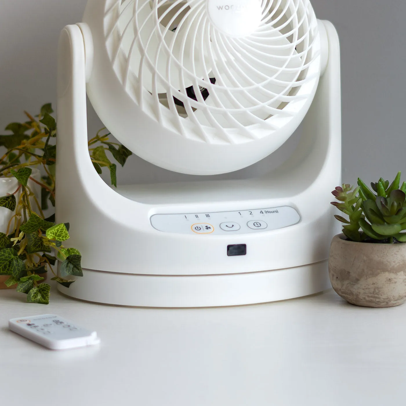 WOOZOO HE15R - Oscillating with Remote